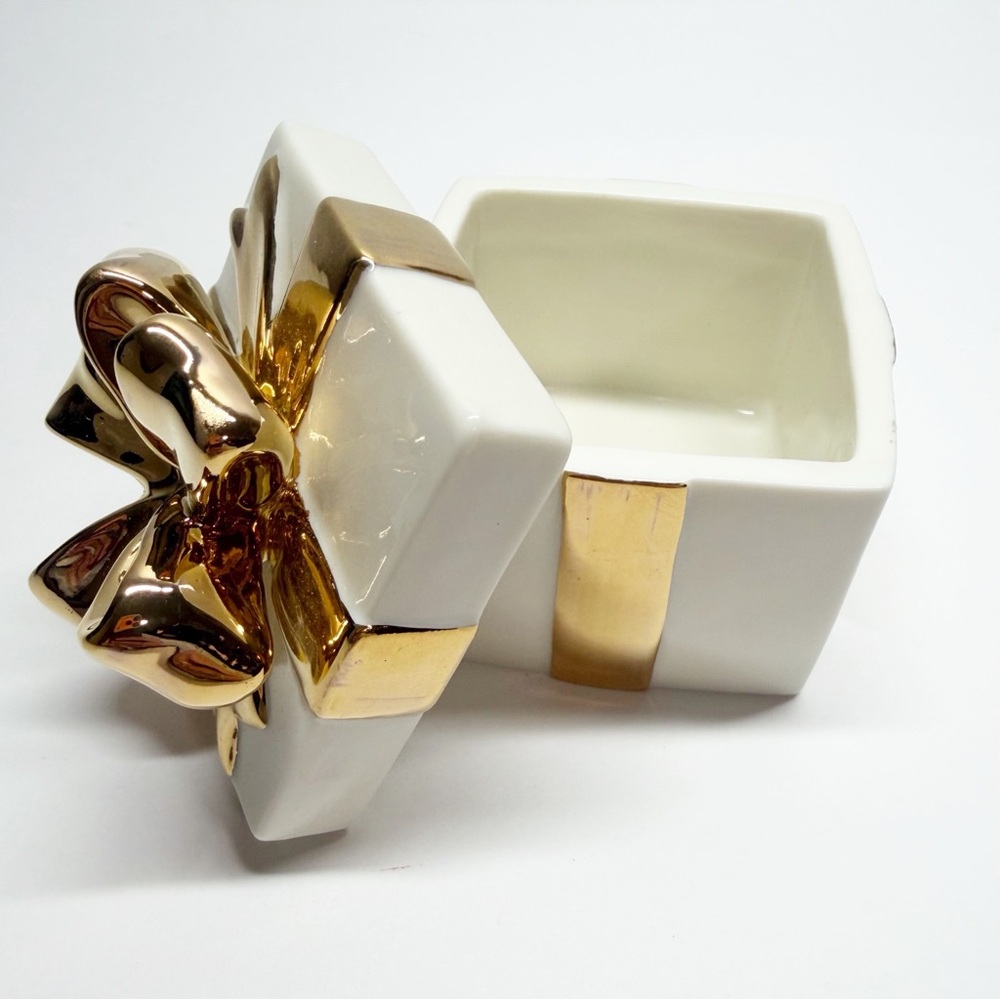 Mikasa Fine China Holiday Elegant Gift Box Trinket Box - Picture 2 of 10